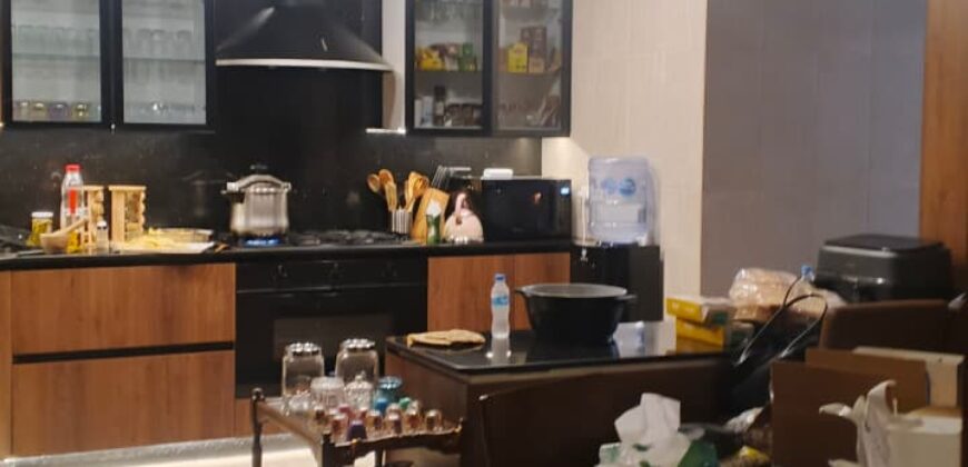 For Sale: Apartment in Mar Elias-Beirut