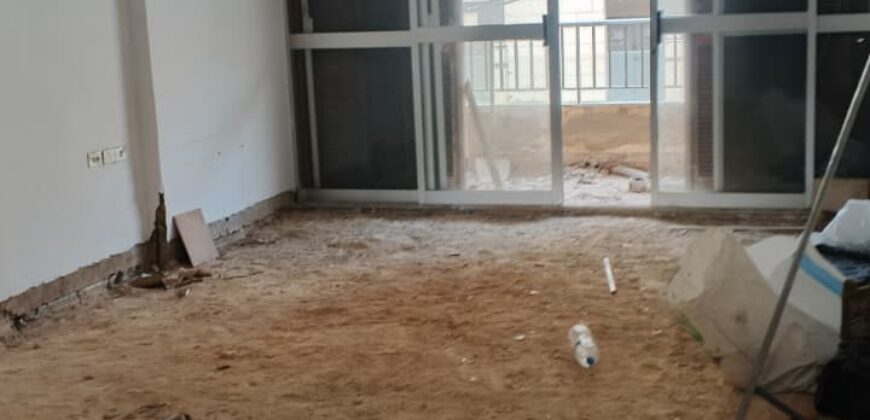 For Sale: Apartment in Ramlet El Bayda