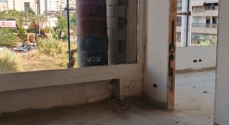 For Sale: Apartment in Ramlet El Bayda