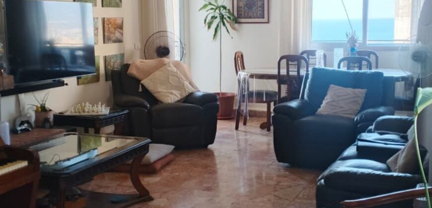 For Sale: Apartment in Achrafieh