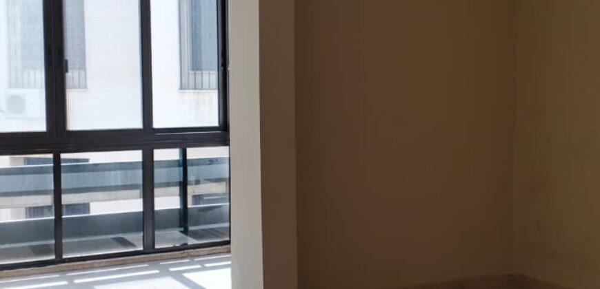 For Sale: Apartment in Bir Hassan