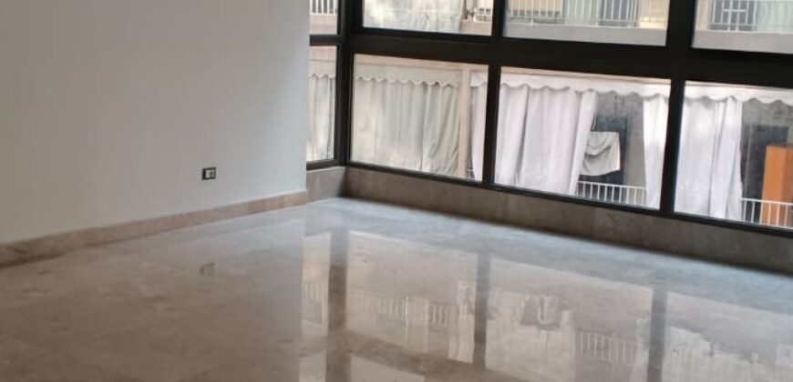 For Sale: Apartment in Burj Abi Haidar