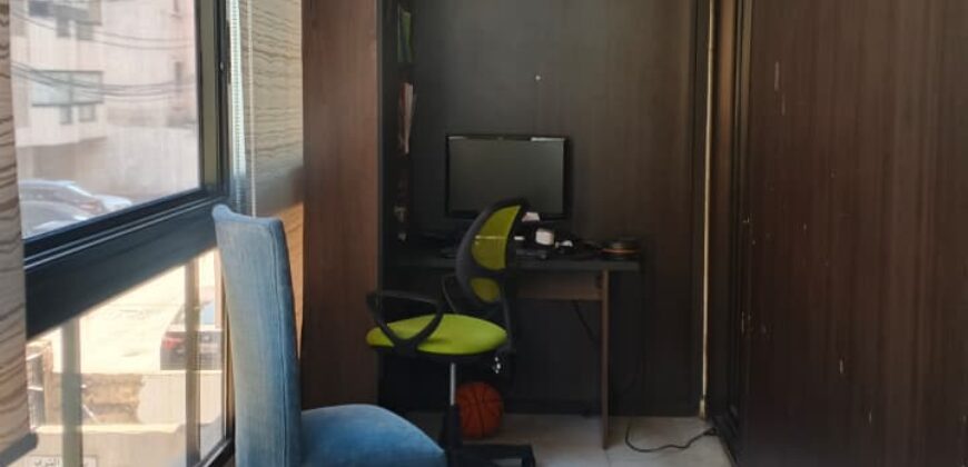For Sale: Apartment in Ras El Nabeh