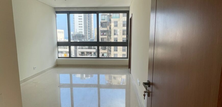For Rent: Apartment in Ain El Mreisseh