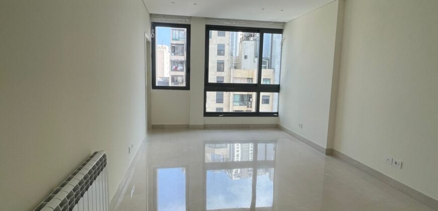For Rent: Apartment in Ain El Mreisseh