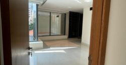 For Sale: Apartment in Ain El Mreisseh