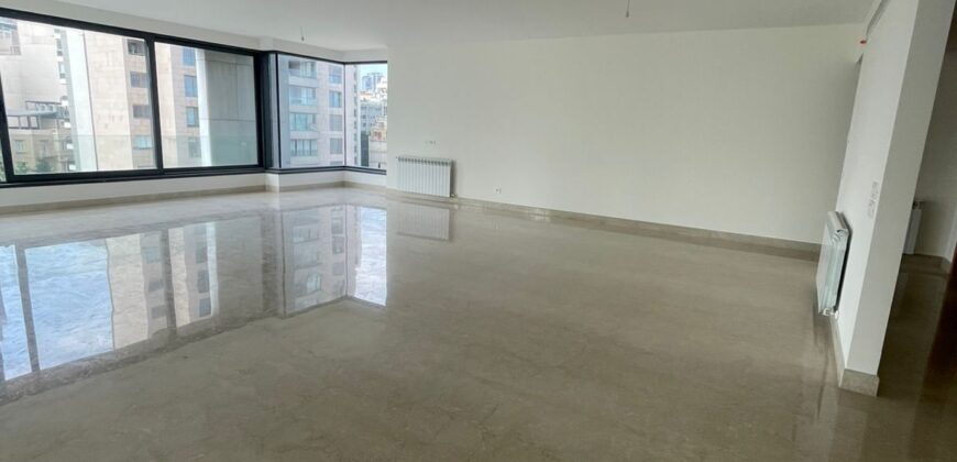 For Sale: Apartment in Ain El Mraisseh