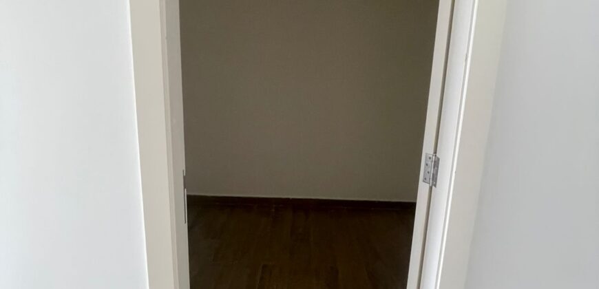 For Sale: Apartment in Ain El Mraisseh