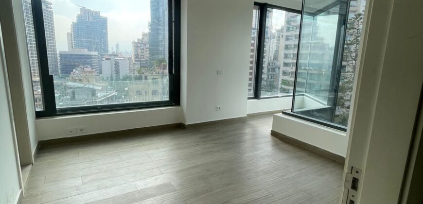 For Sale: Apartment in Ain El Mreisseh