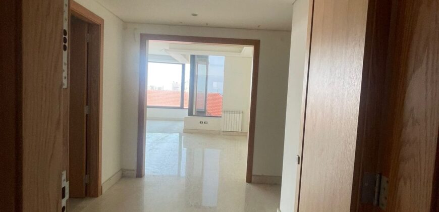 For Rent: Apartment in Hamra