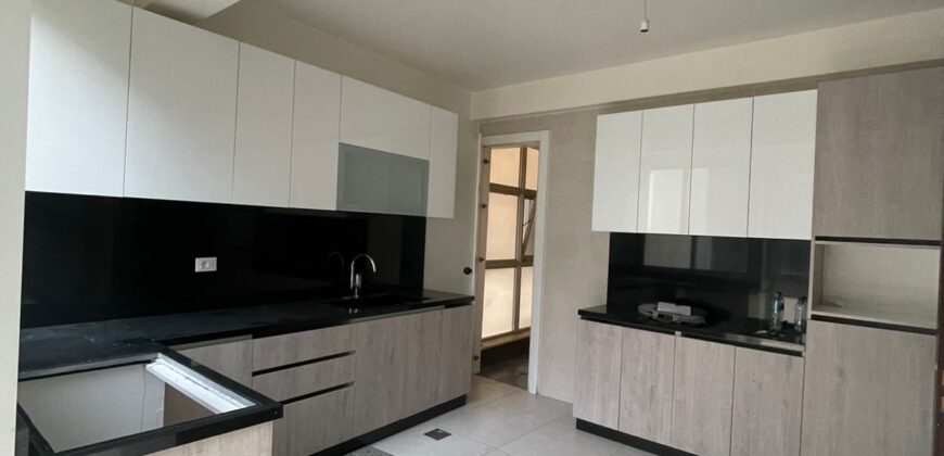 For Sale: Apartment in Ras El Nabaa