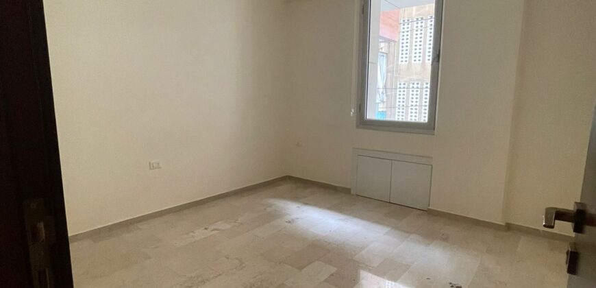 For Sale: Apartment in Ras El Nabaa