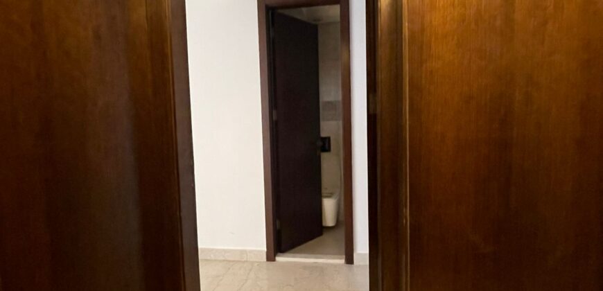 For Sale: Apartment in Ras El Nabaa