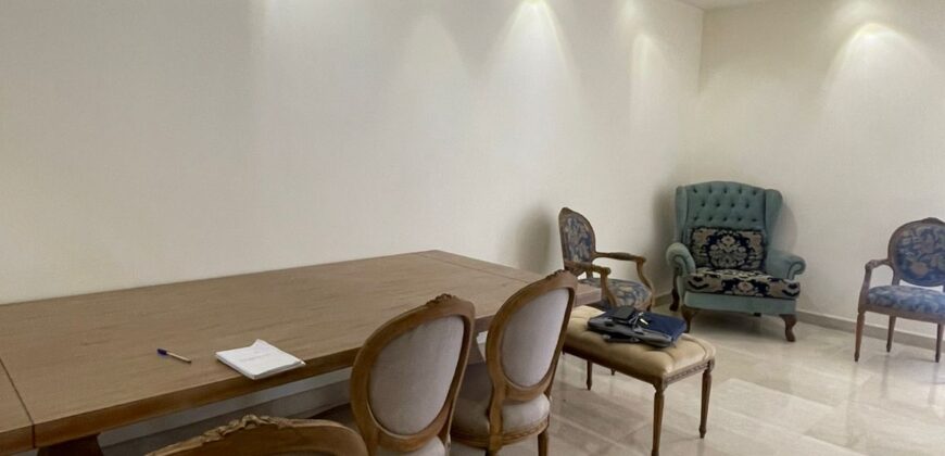 For Rent: Apartment in Ras El Nabeh