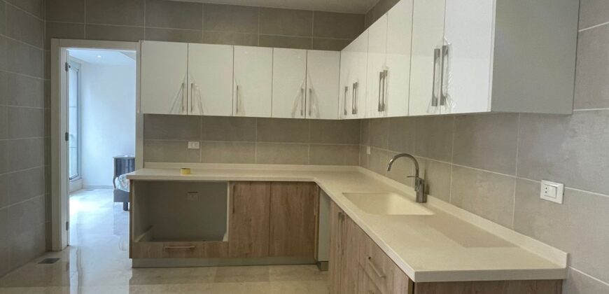 For Rent: Apartment in Ras El Nabeh