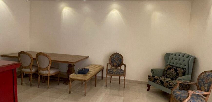 For Rent: Apartment in Ras El Nabeh