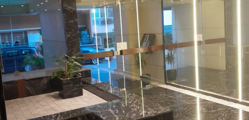 For Sale: Apartment in Ras El Nabeh