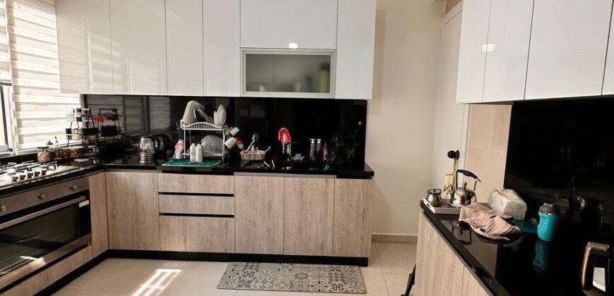 For Sale: Apartment in Ras El Nabeh