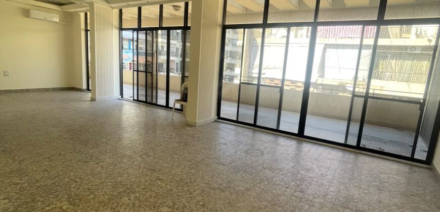 For Sale: Apartment in Hamra
