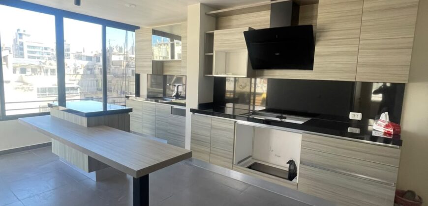 For Sale: Apartment in Hamra