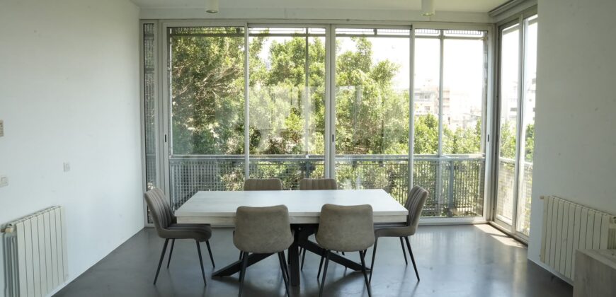 For Rent: Apartment in Achrafieh