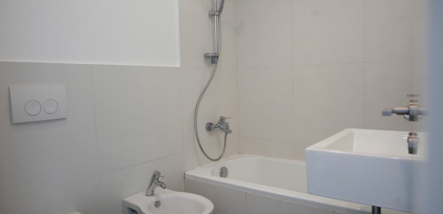 For Rent: Apartment in Achrafieh