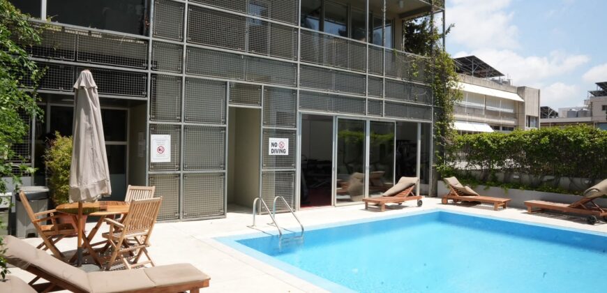 For Rent: Apartment in Achrafieh