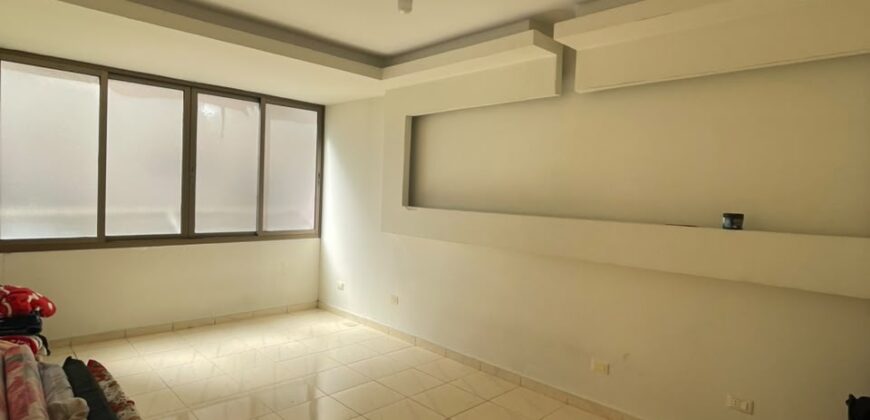 For Sale: Apartment in Zokak El Blat