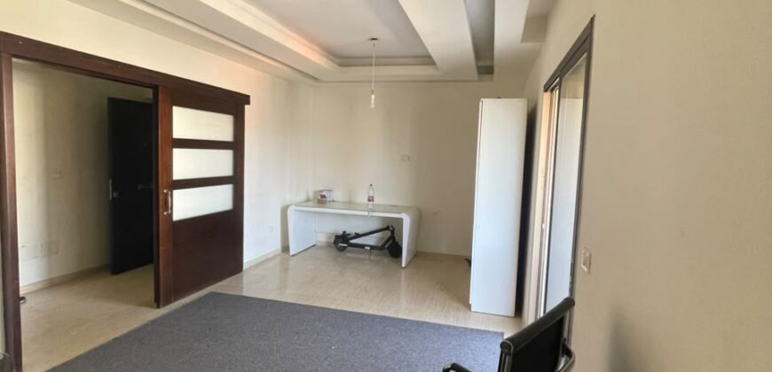 For Sale: Apartment in Zokak El Blat