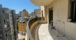 For Sale: Apartment in Furn El Chebbak