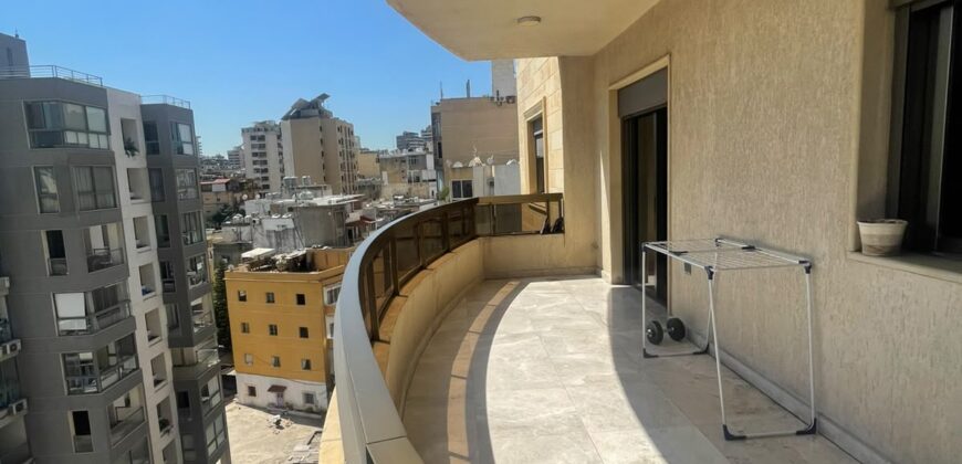 For Sale: Apartment in Furn El Chebbak
