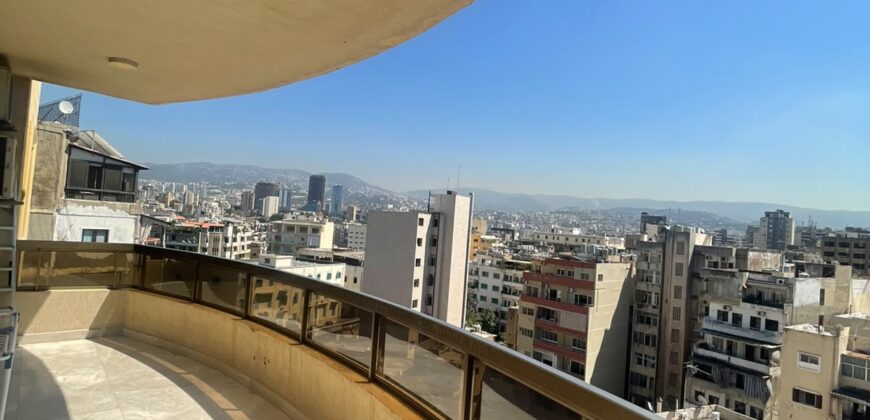 For Sale: Apartment in Furn El Chebbak