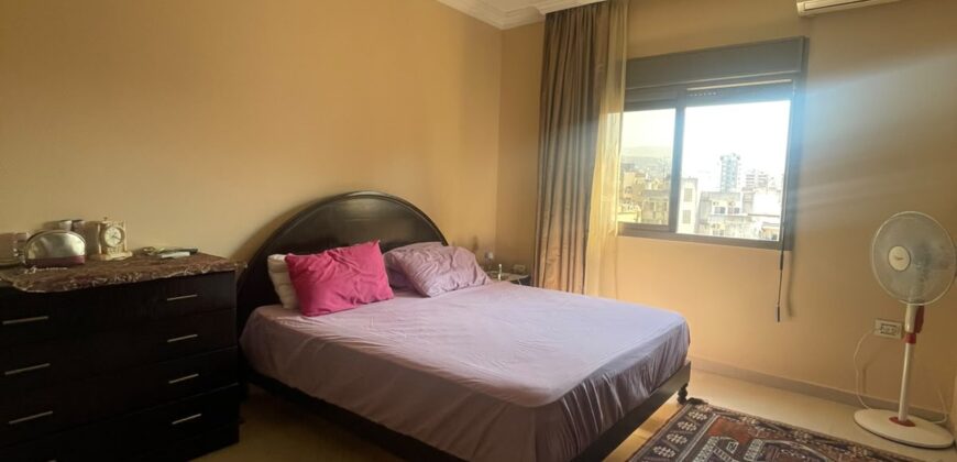 For Sale: Apartment in Furn El Chebbak