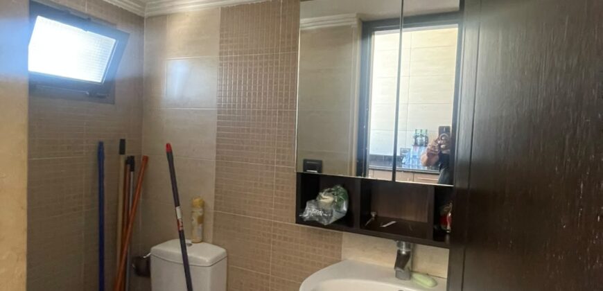 For Sale: Apartment in Furn El Chebbak