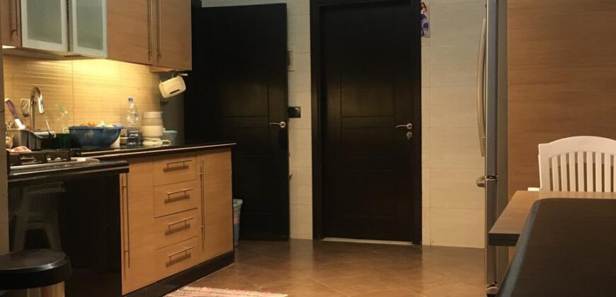 For Sale: Apartment in Furn El Chebbak