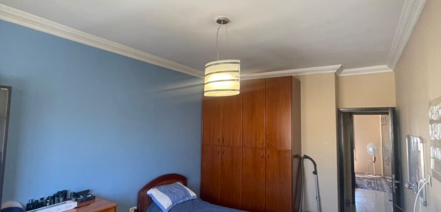 For Sale: Apartment in Furn El Chebbak