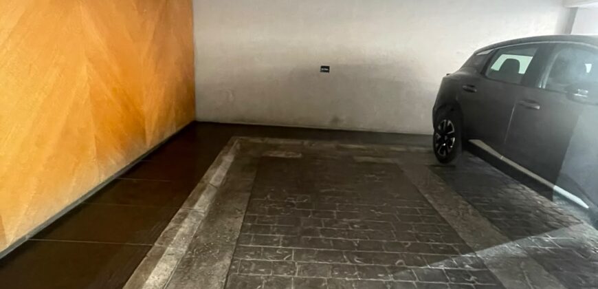 For Sale: Apartment in Achrafieh