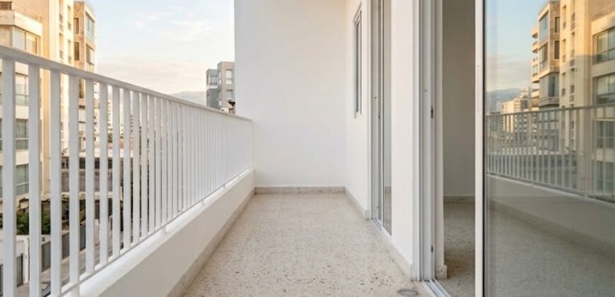 For Sale: Apartment in Furn El Chebbak