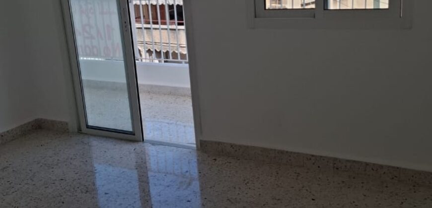 For Sale: Apartment in Furn El Chebbak