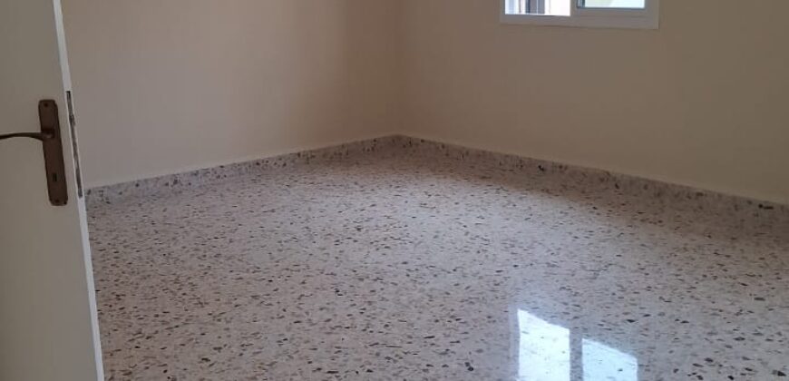 For Sale: Apartment in Furn El Chebbak