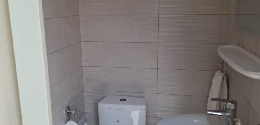 For Sale: Apartment in Furn El Chebbak