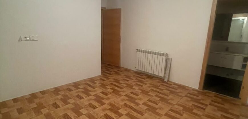 For Sale: Apartment in Rmeil