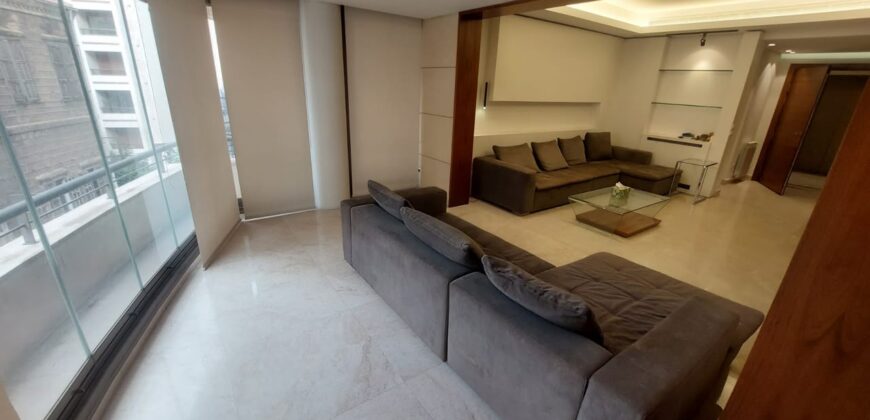 For Sale: Apartment in Achrafieh