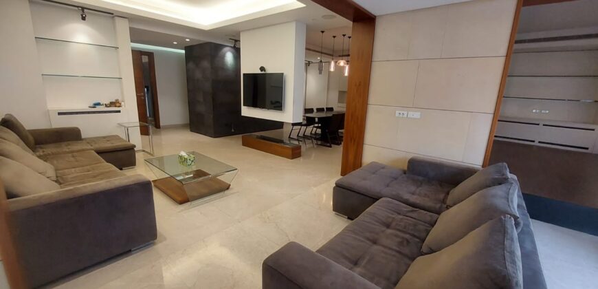For Sale: Apartment in Achrafieh
