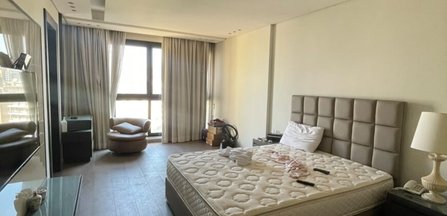 For Sale: Apartment in Ain El Tineh
