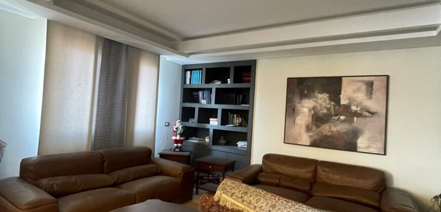 For Sale: Apartment in Ain El Tineh