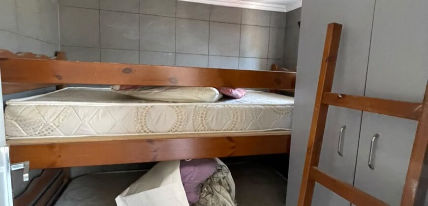 For Sale: Apartment in Ain El Tineh