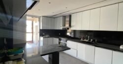 For Sale: Apartment in Ain El Tineh