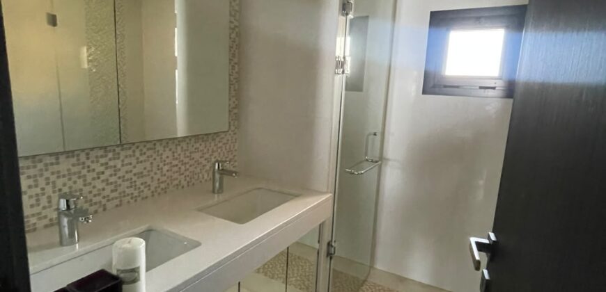 For Sale: Apartment in Ain El Tineh