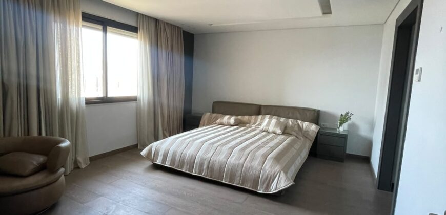 For Sale: Apartment in Ain El Tineh